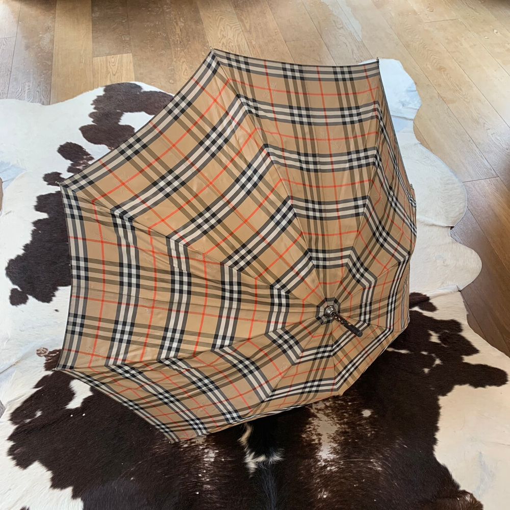 Vintage Burberry Umbrella (read desc.)