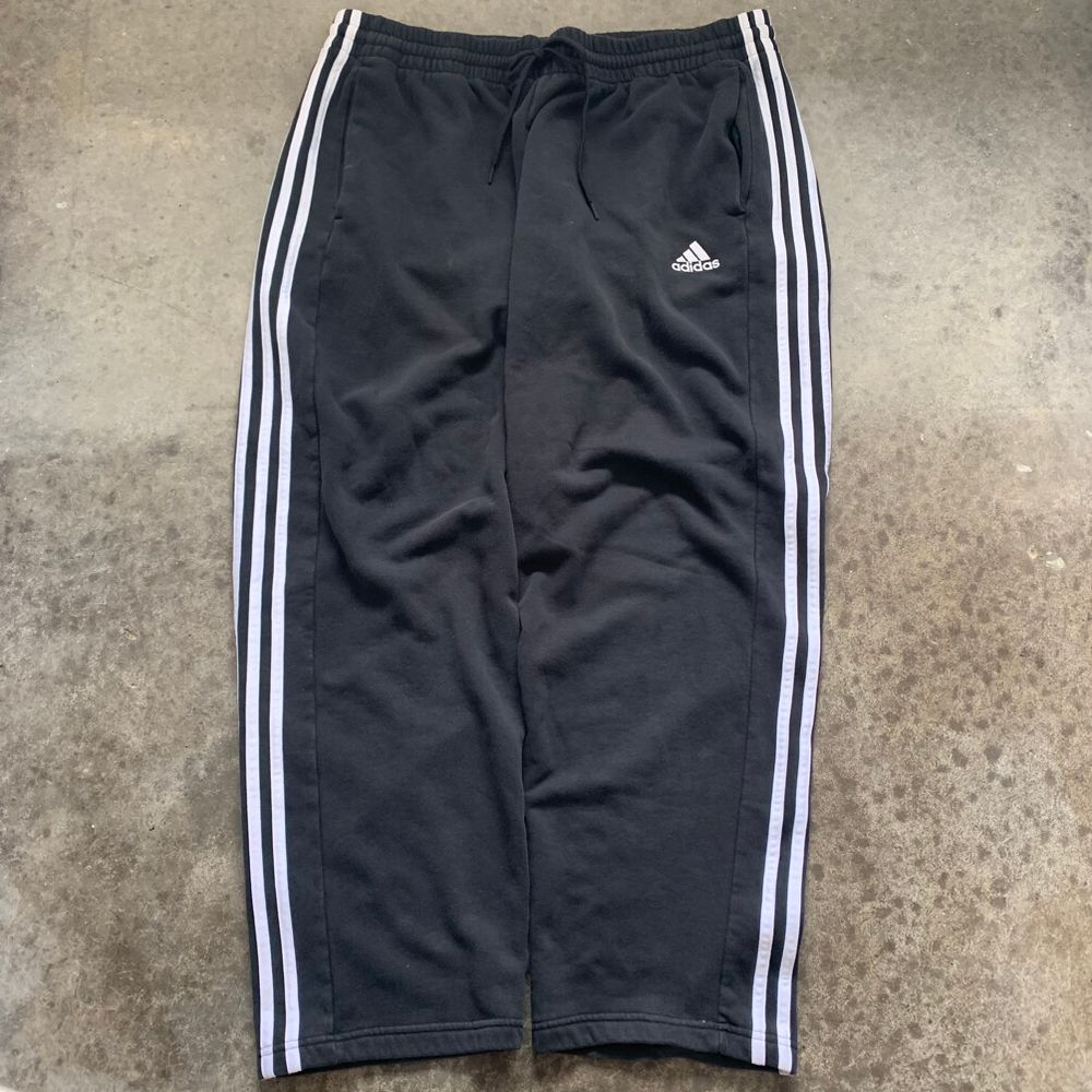Y2K Baggy Adidas Sweatpants
