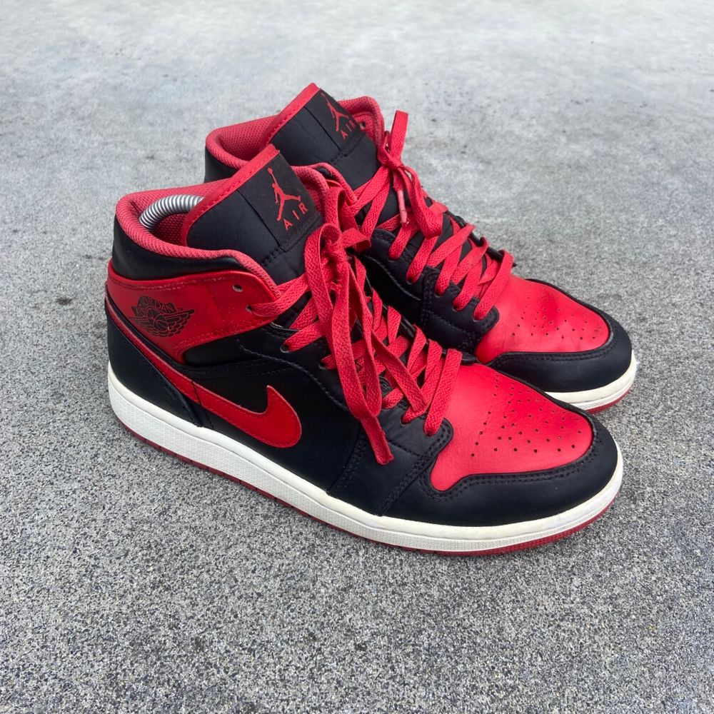 Nike Air Jordan 1 'Bred' Black/Red Sneakers Size US 9