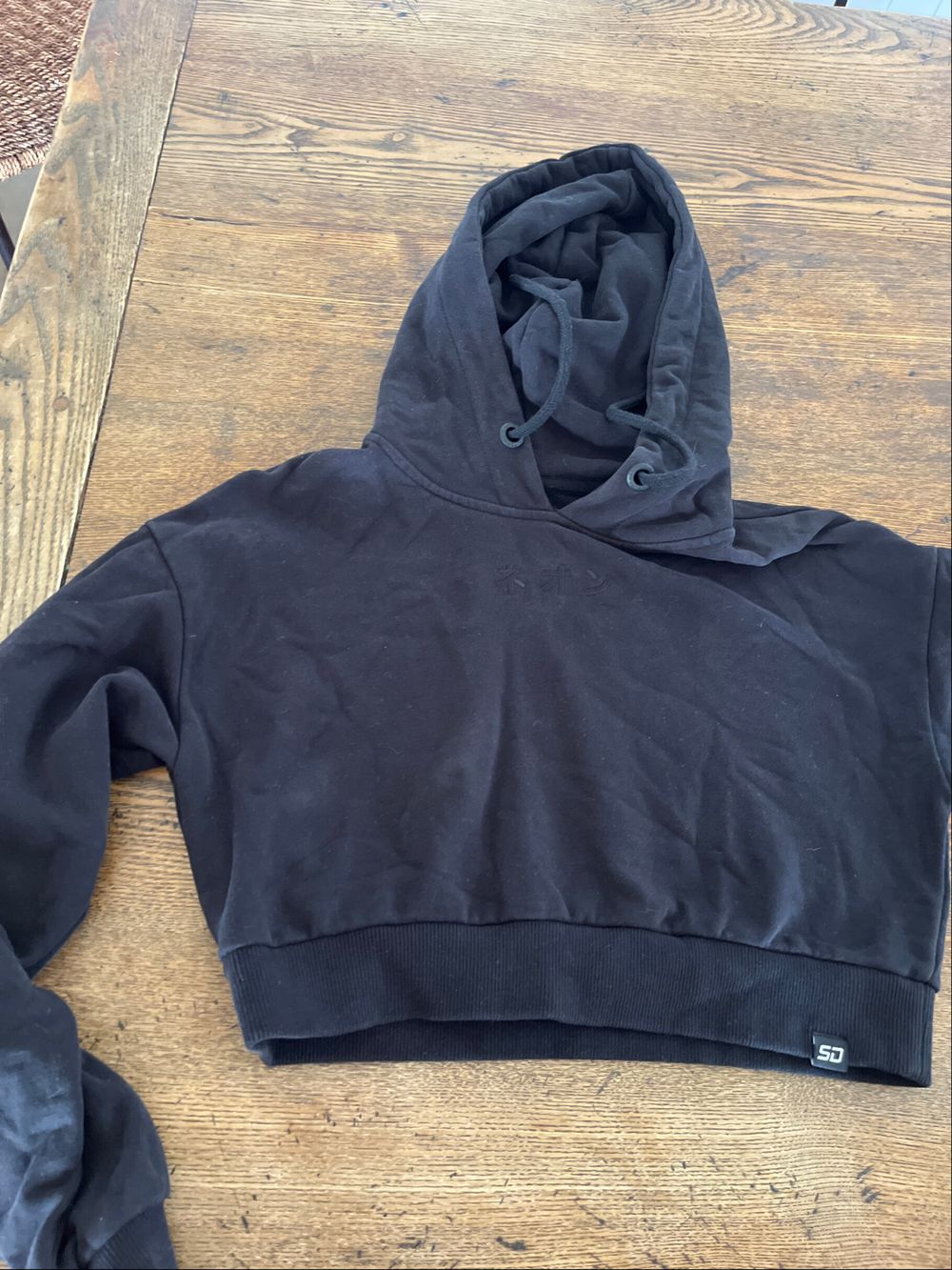 Cropped Superdry hooded sweatshirt