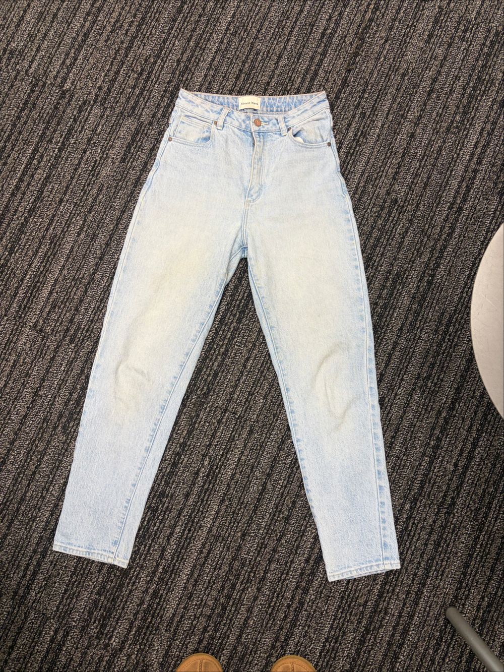 A brand hi Slim 8/26