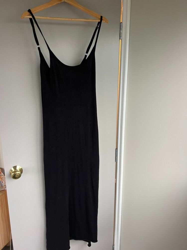 Glassons - Glassons Black Midi Dress on Designer Wardrobe
