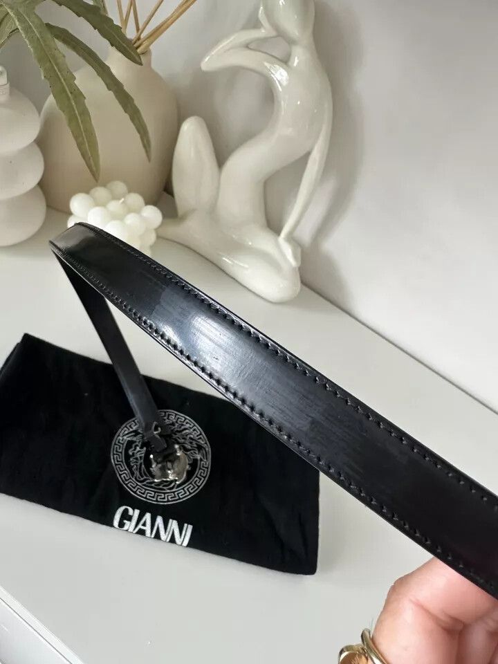 Vintage Versace Black Leather Medusa Belt 70