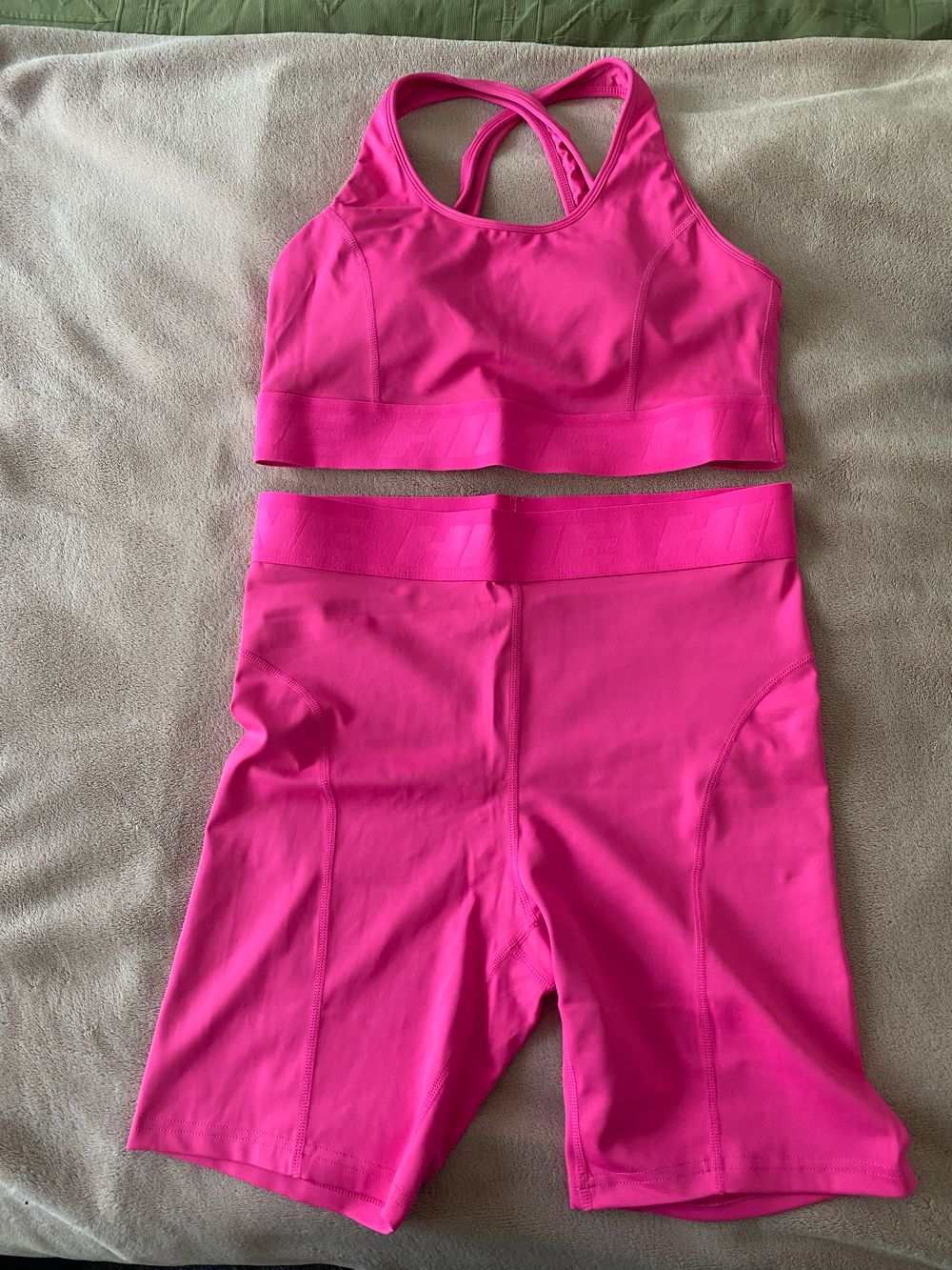 Track Pink Set