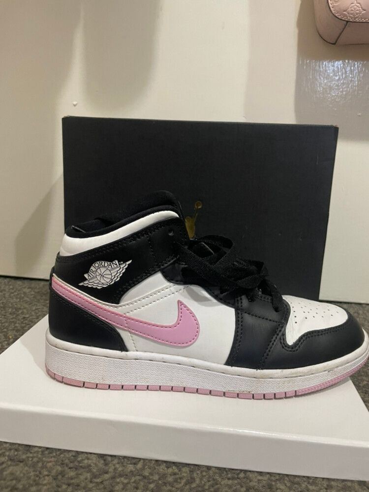 jordan 1 mid gs artic pink