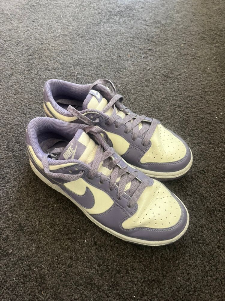 Nike White Purple Sneakers