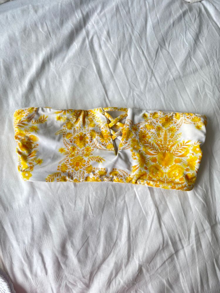 Billabong Reversible Yellow And White Bikini Top And White Bikini Bottoms