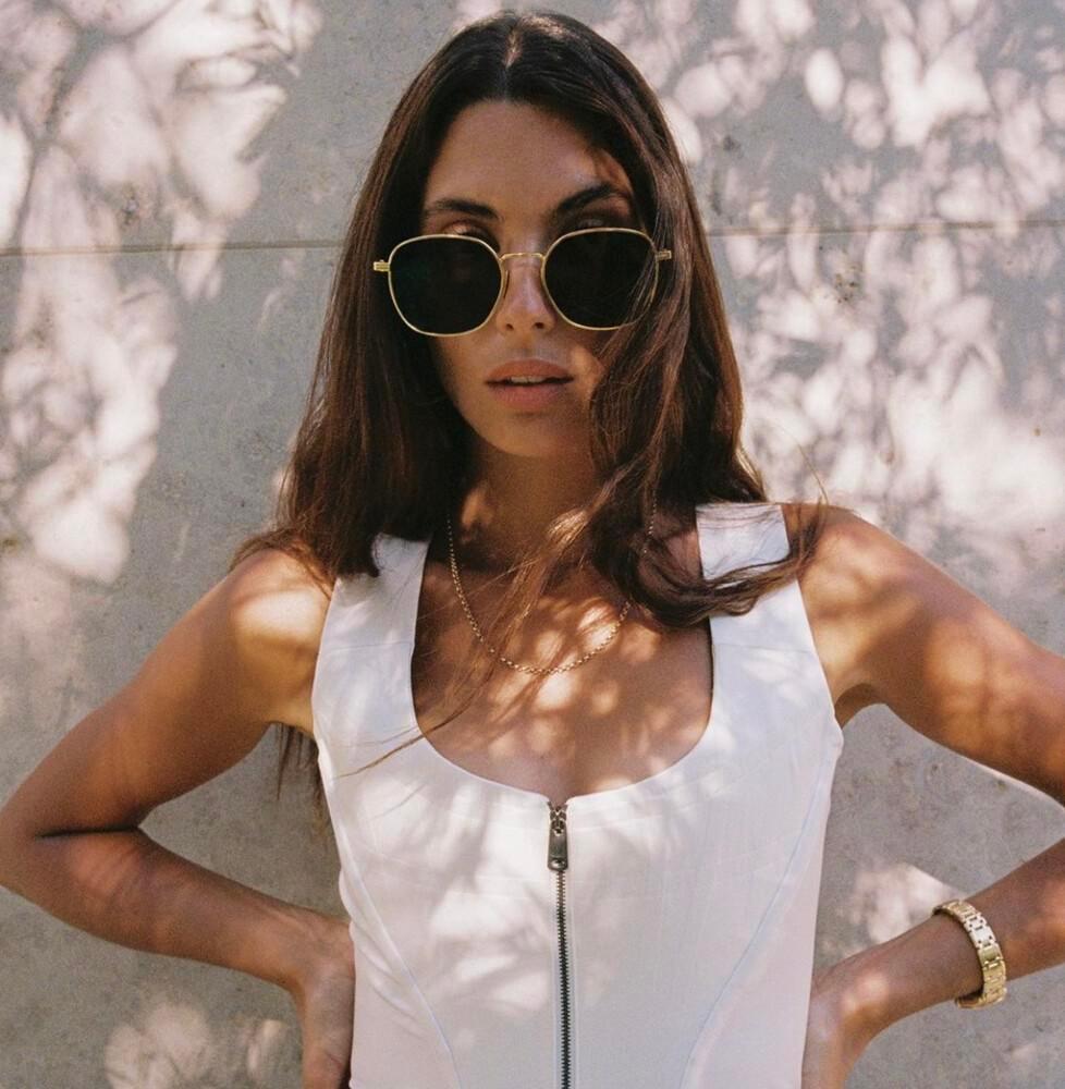 Bottega Veneta - Bottega Veneta BV1014SK Sunglasses on  display picture 3
