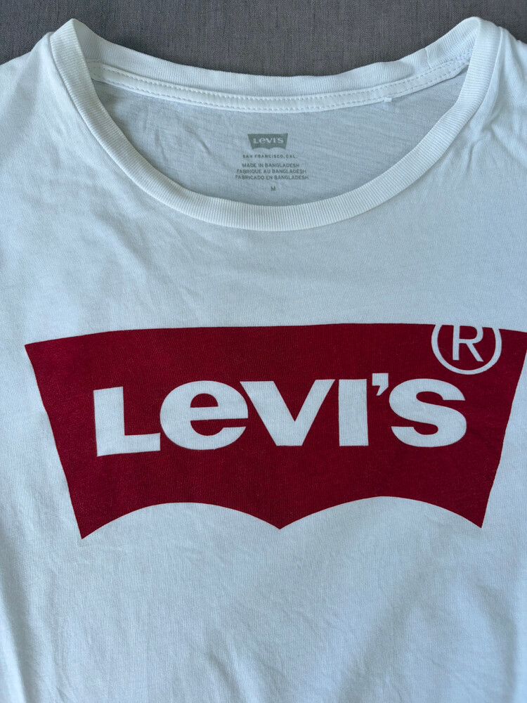 Levi's White Graphic T-Shirt
