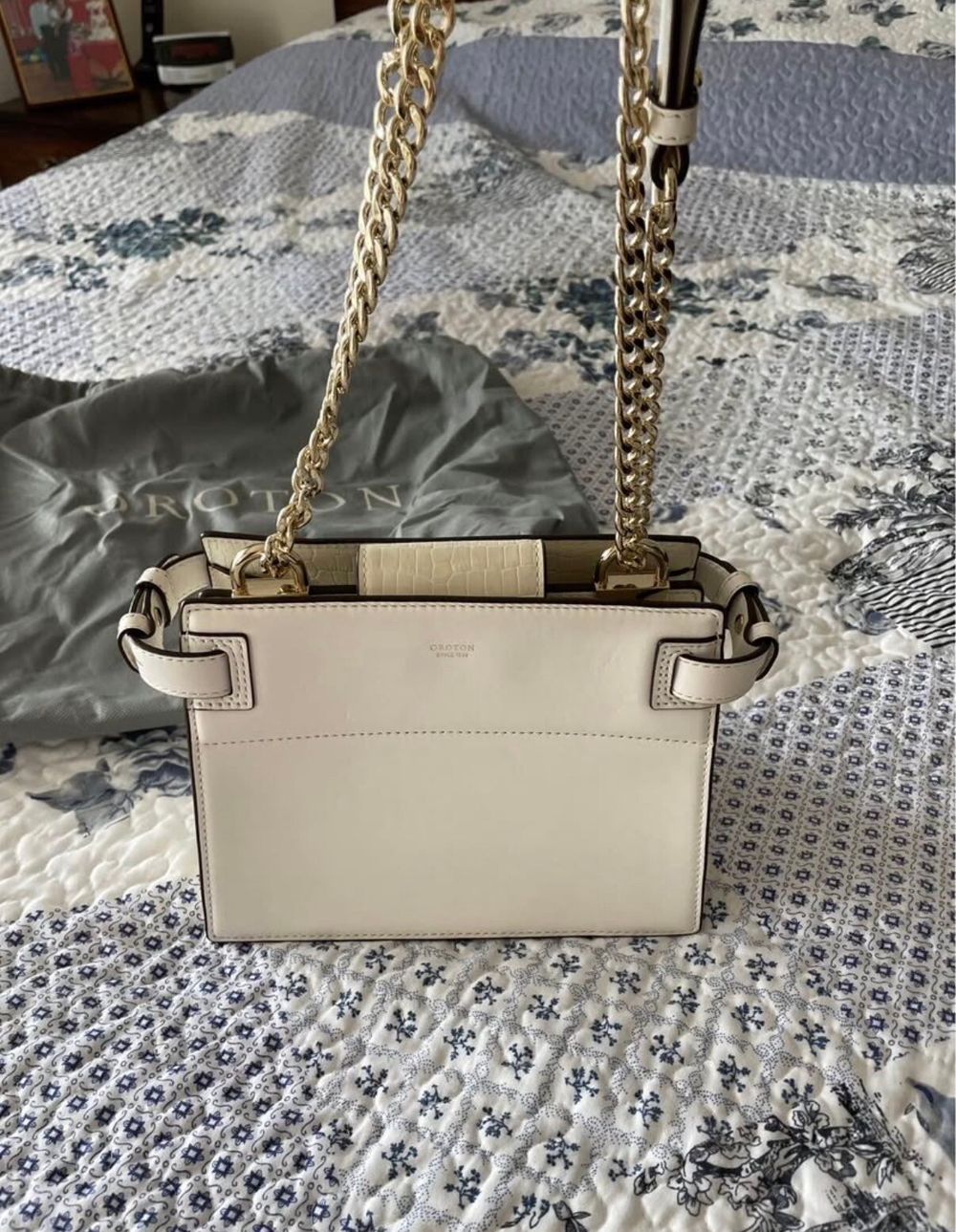 Oroton White Chain Shoulder Bag