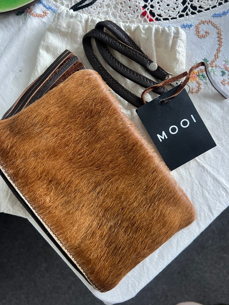 Mooi Leather Cowhide Wallet/Clutch