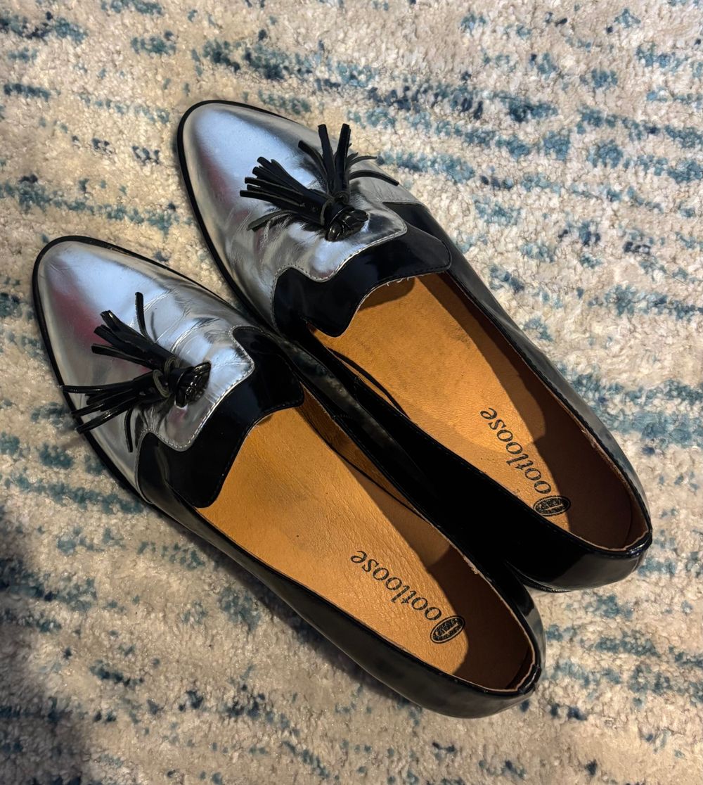 Footloose silver&black flats