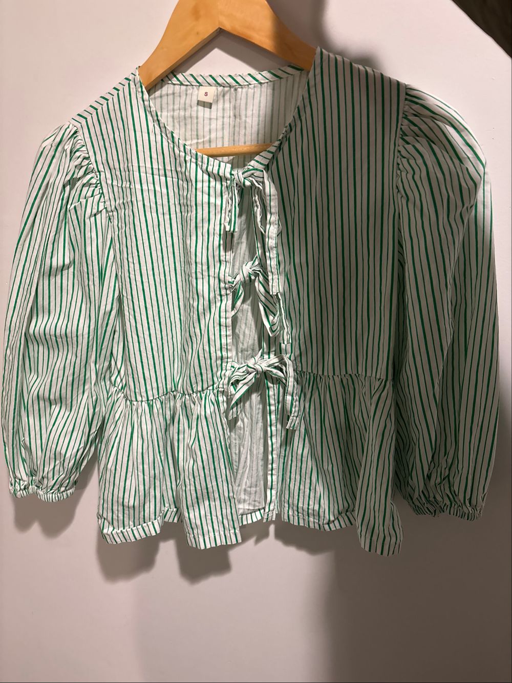 stripped tie down top
