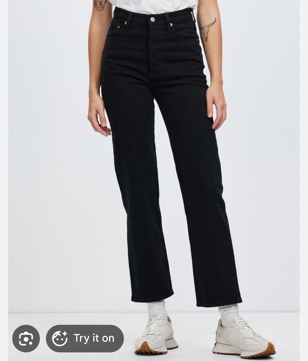 Levi’s rib cage jeans