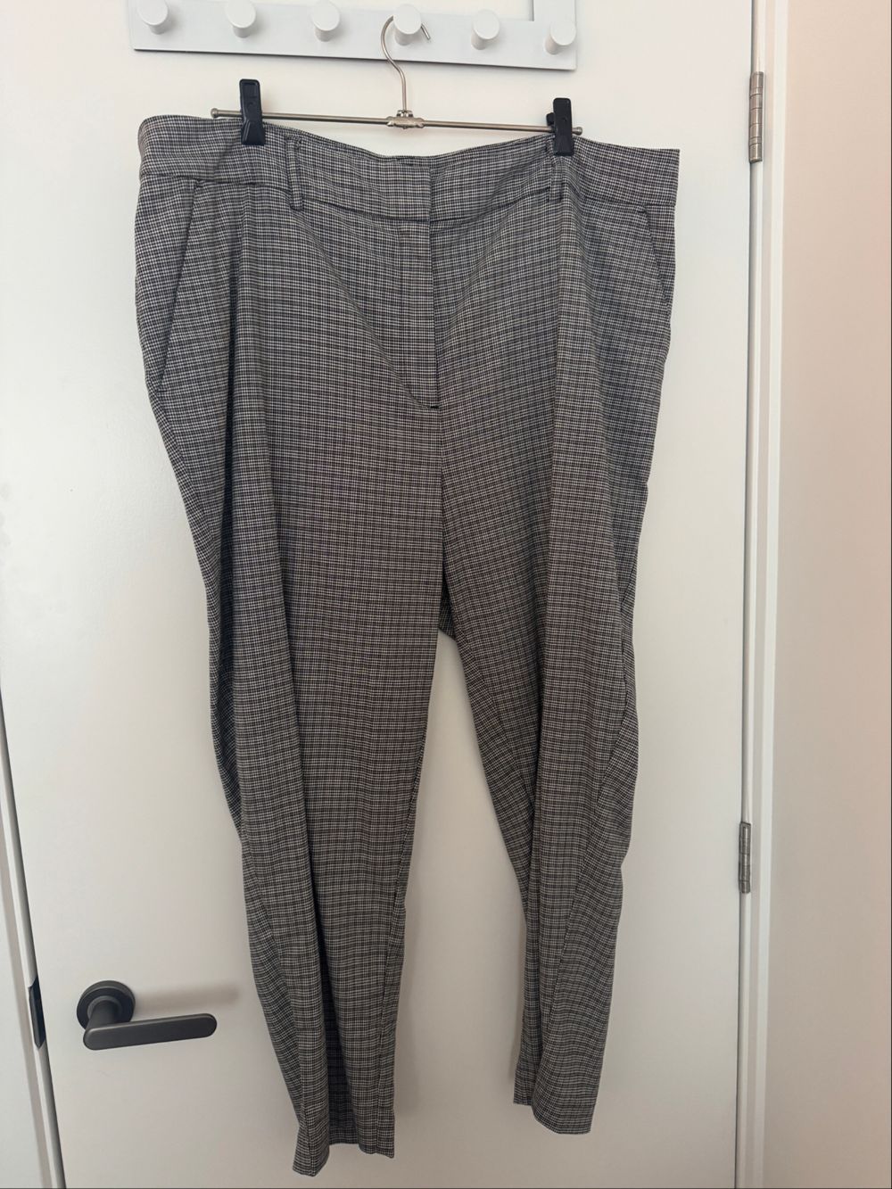 Max tapered dress pants