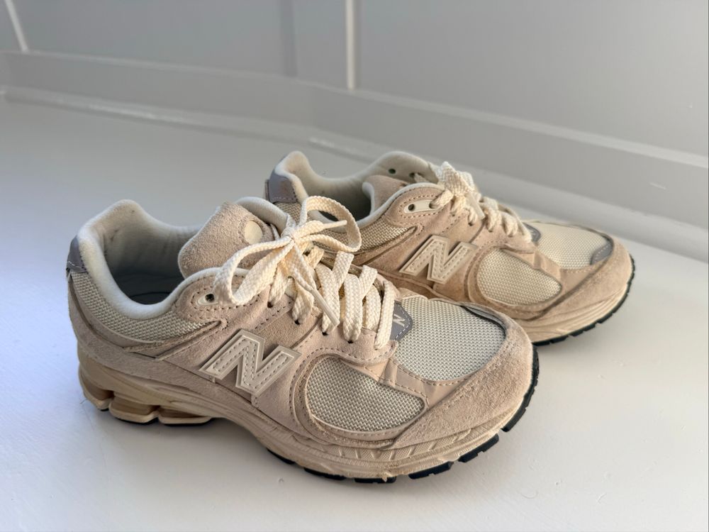 New Balance 2002R - Juniors 5