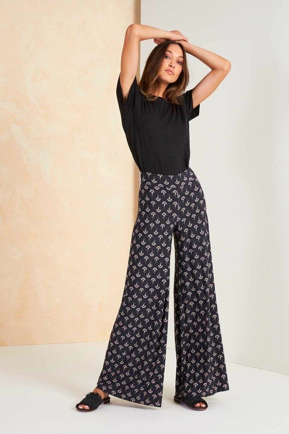 Tigerlily Andina navy wide stretchy pants