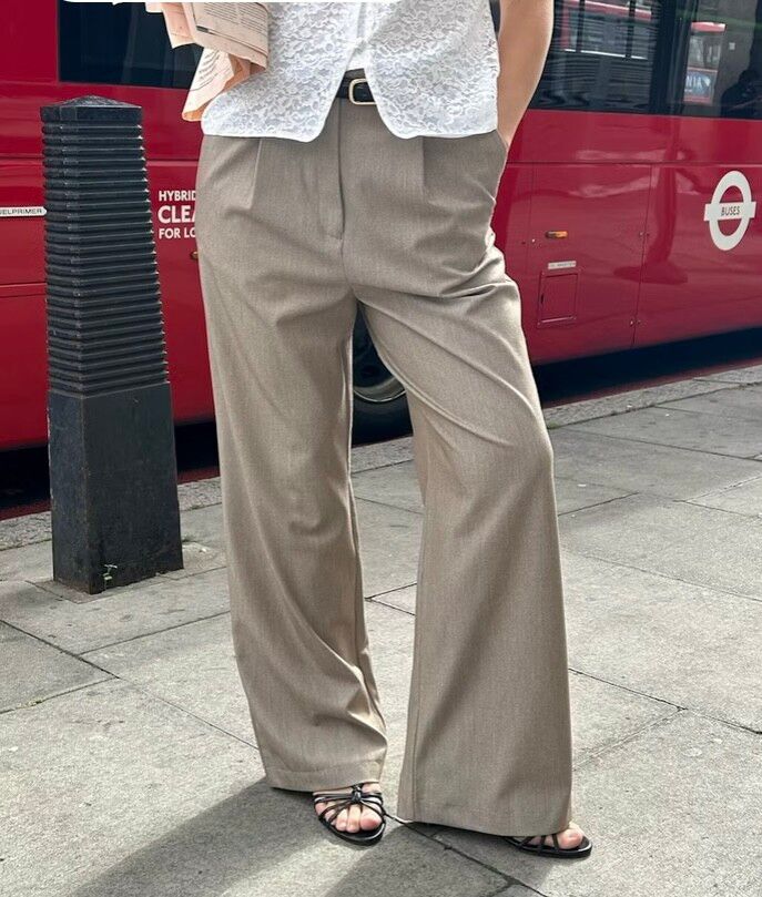 Djerf Avenue Favourite Pants, in Oatmeal