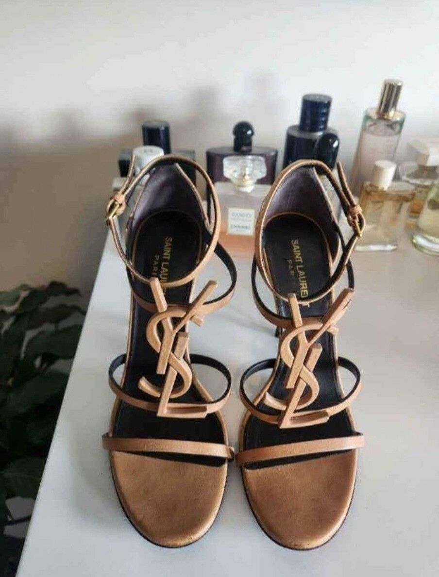 Cassandra Heels