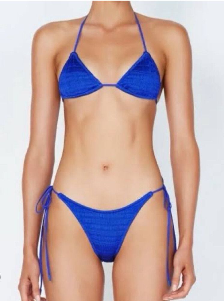 blue triangl bikini!