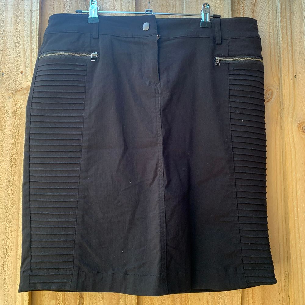 Pingpong Black Skirt