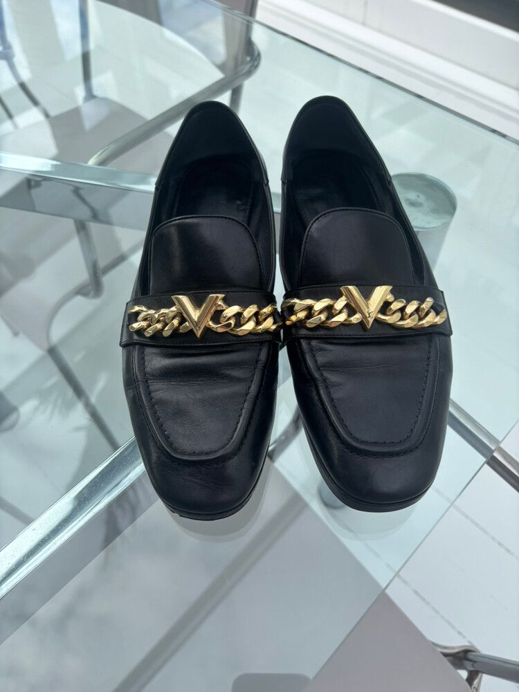 Louis Vuitton V leather loafers