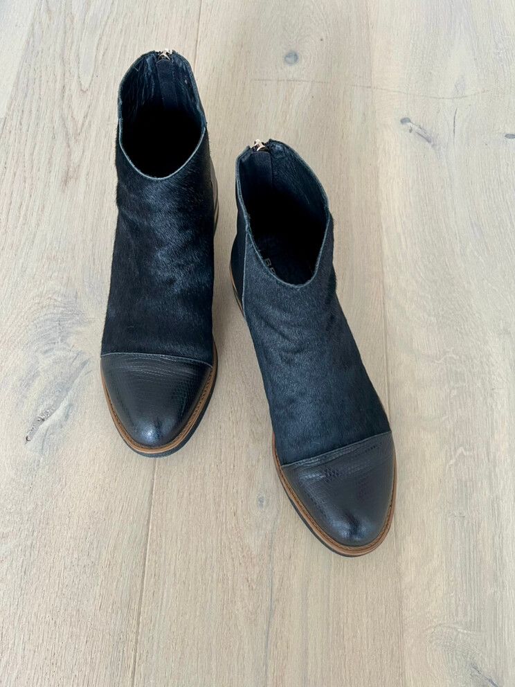 Bresley Leather Ankle Boots – Black