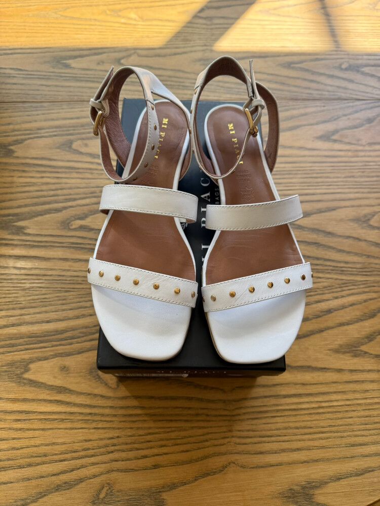 Mi Piaci White Leather Sandals (EU 42)