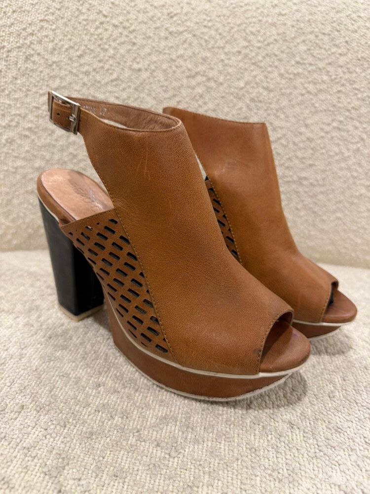 Beau Coop Heels