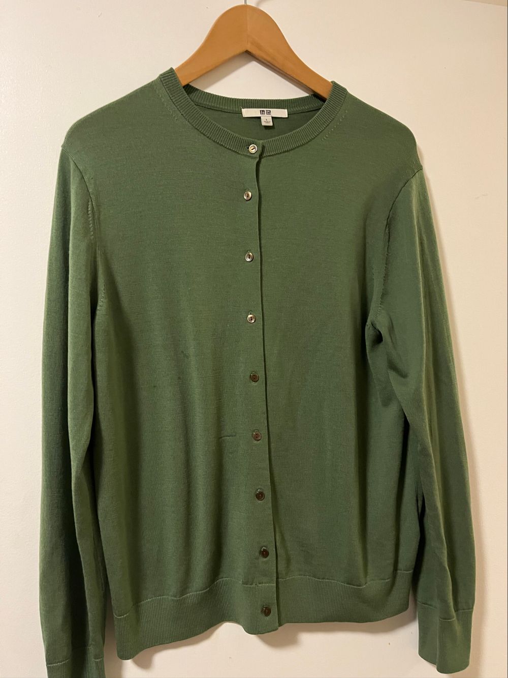Uniqlo Merino Wool Cardigan 💚