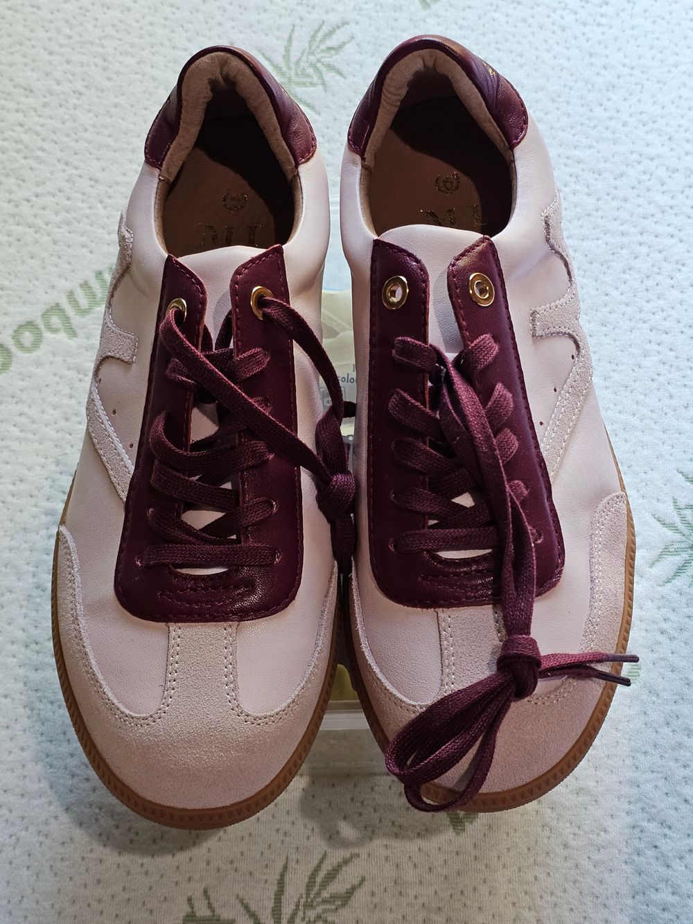 Mi Piaci Sneakers Size 9 NEW