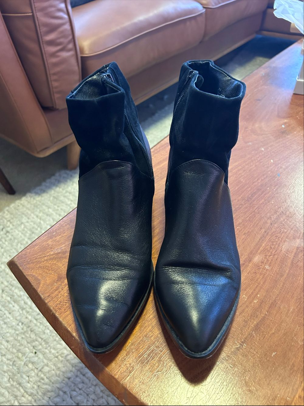 Mi Piaci Black Leather Ankle Boots - 41