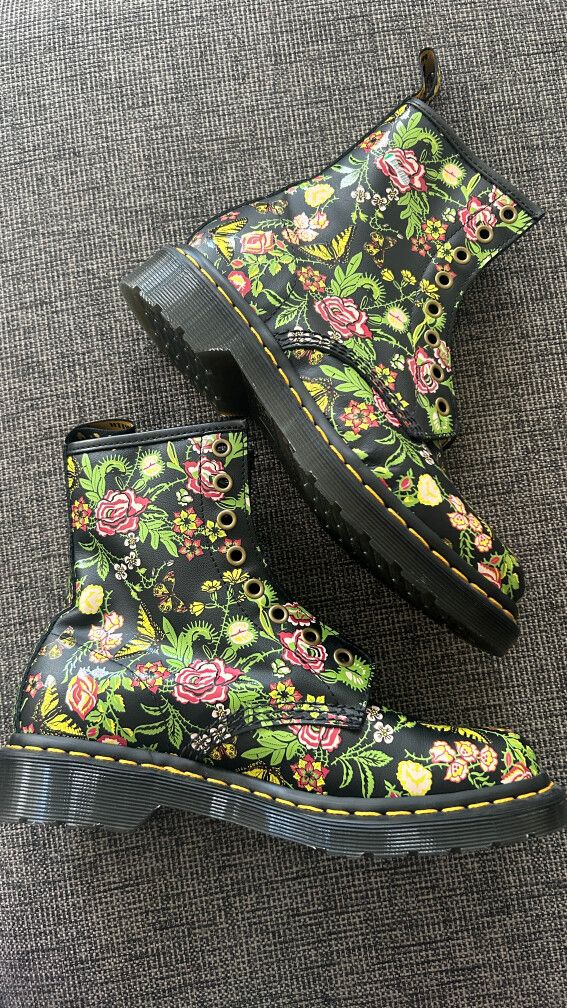 Dr Martens 1460 Floral boots.