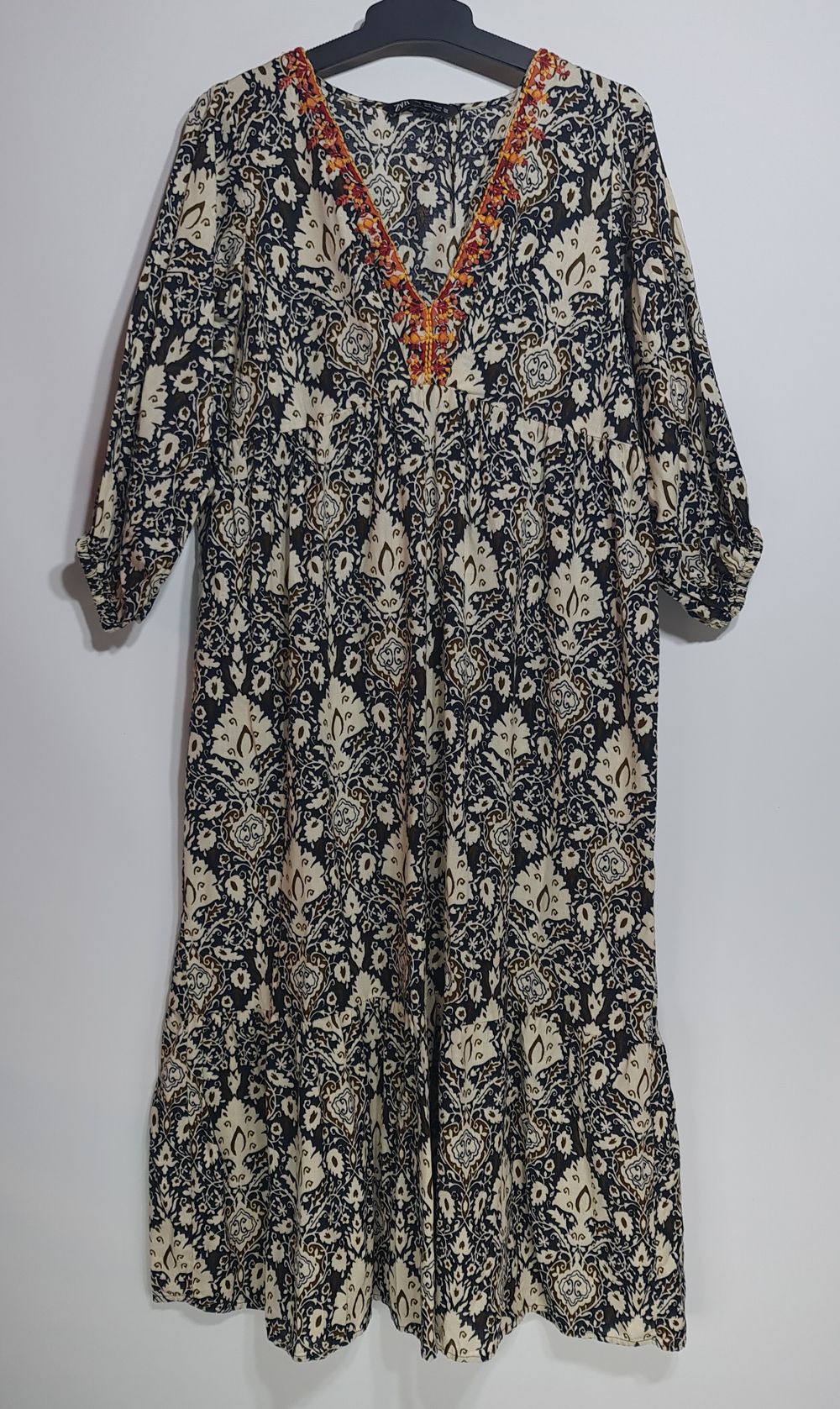Zara - Zara Floral Midi Dress on Designer Wardrobe