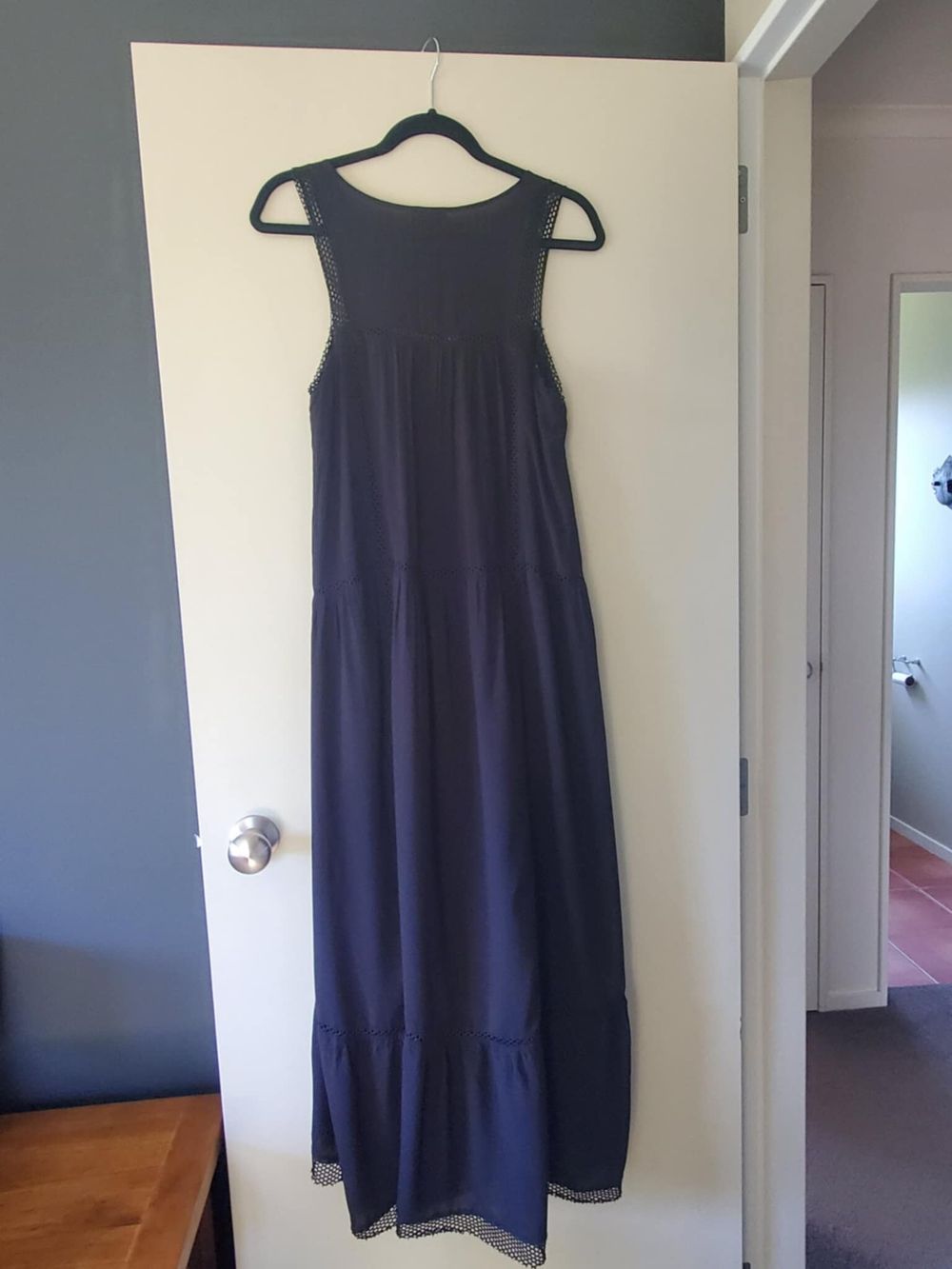 chinese dress ladies Witchery Black Viscose Knee length Long Sleeve Dress V Neck Sz 4