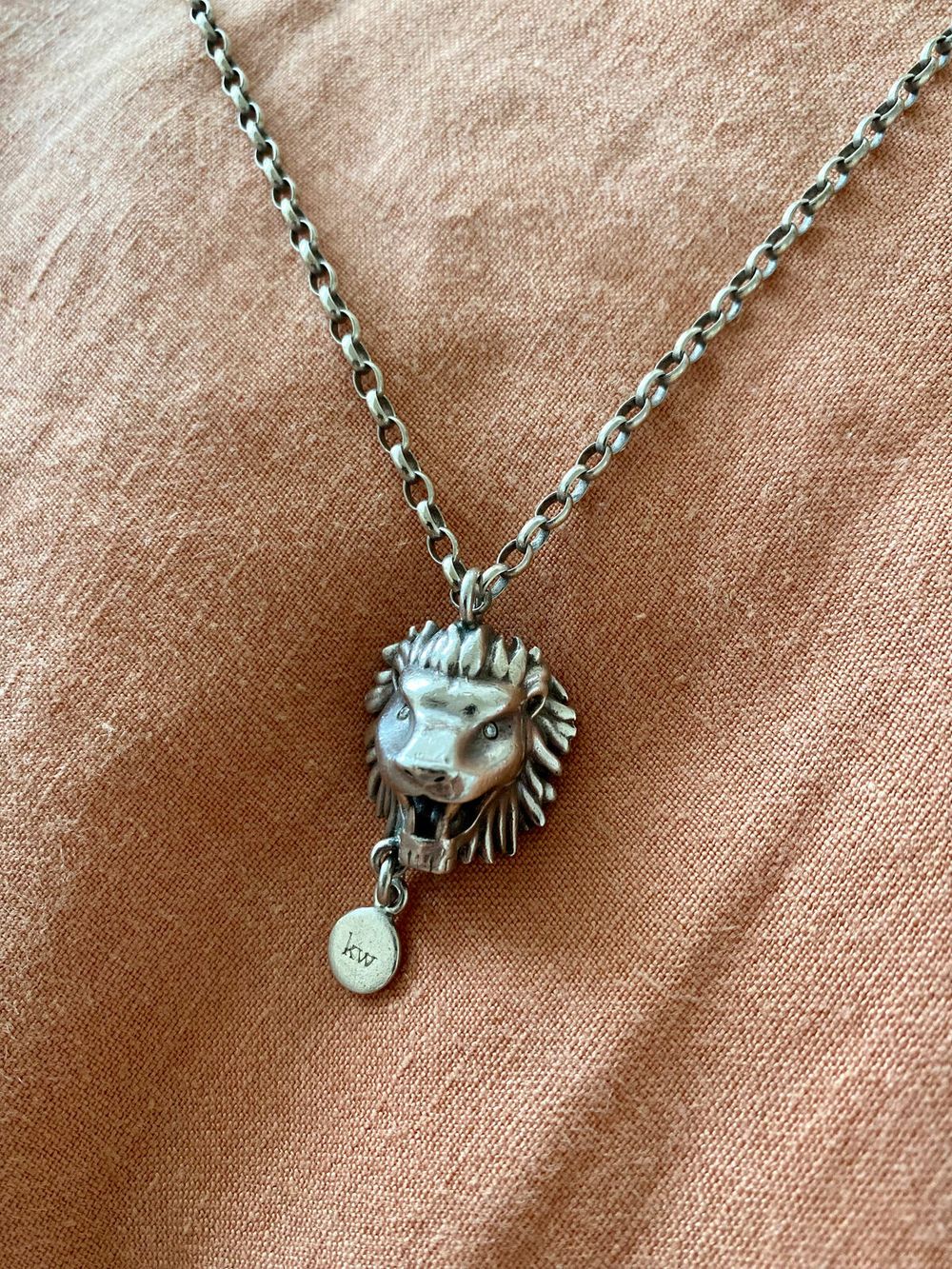 Karen Walker - Lion head charm necklace - silver on Designer