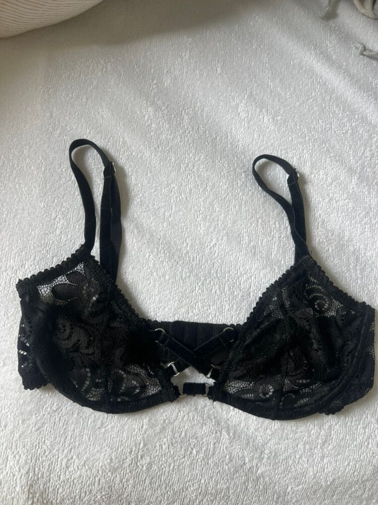 Lonely Black Lace Bra