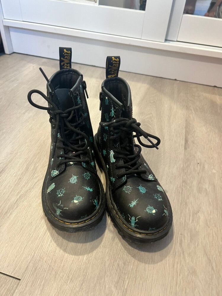 Dr. Martens Black Insect Print kids Boots