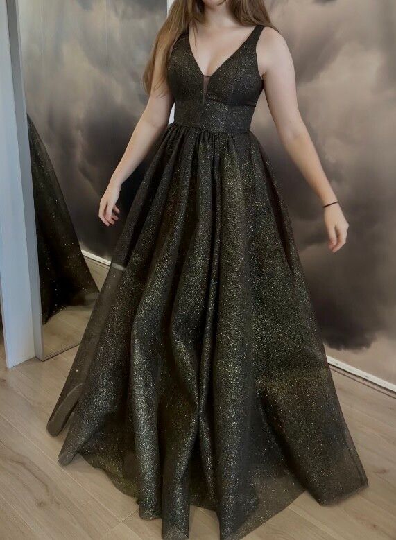 Bariano - Black and gold plunge neck ball gown on Designer Wardrobe