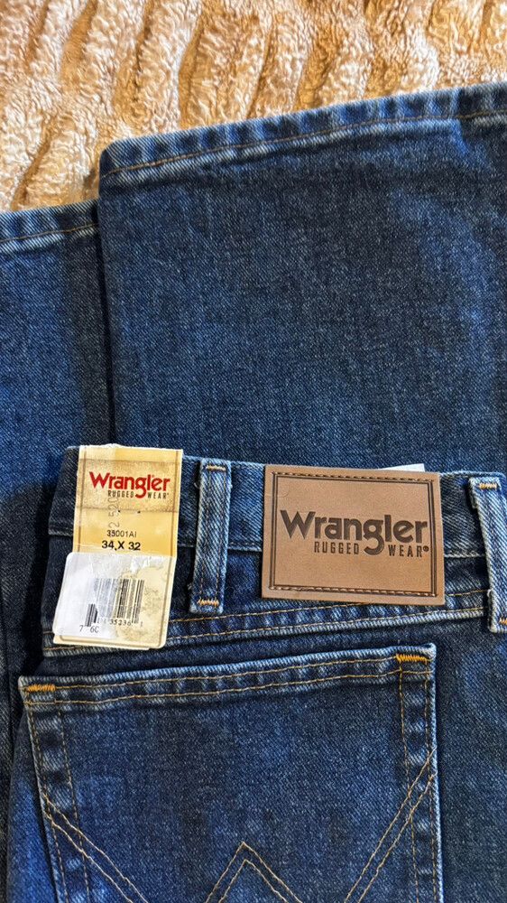 Wrangler Relaxed Fit Men’s Jeans