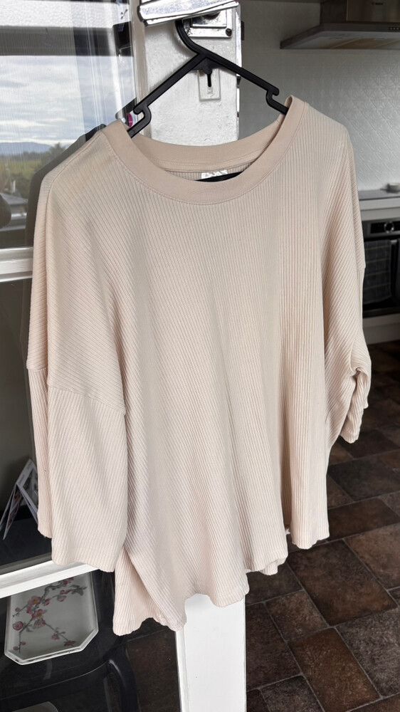 H&M Beige Top - Size L