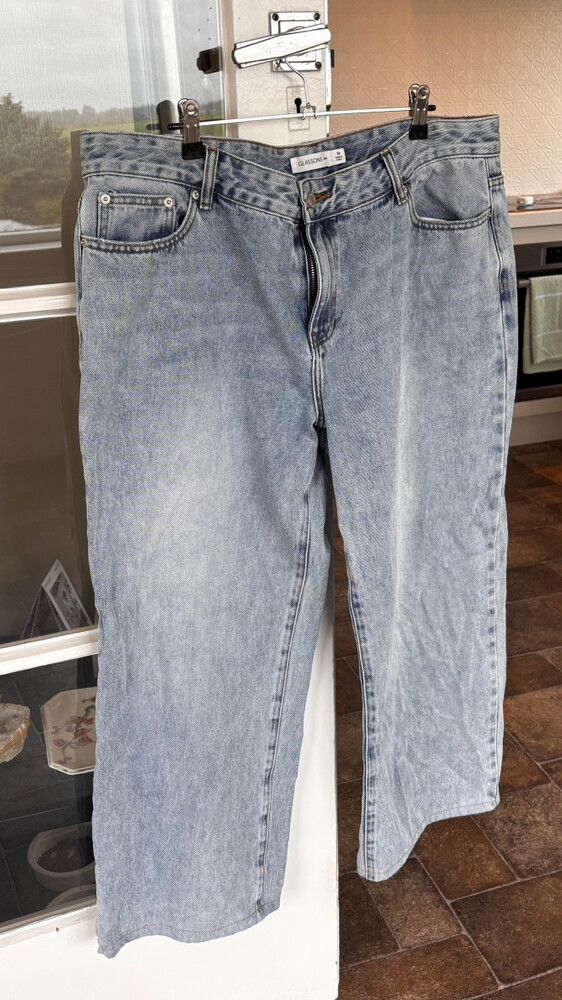 Glassons Low Rise Jeans (Shortened) - Size 16
