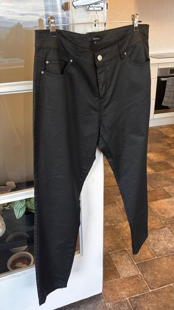 Whistle Black Slim Fit Pants - Size 16