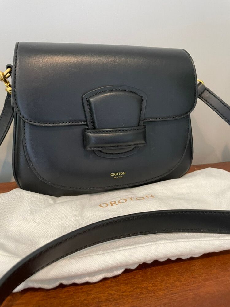 Oroton Carter Leather Shoulder Bag