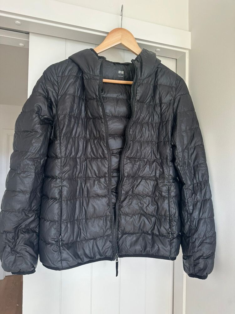 Uniqlo Black Puffer Jacket