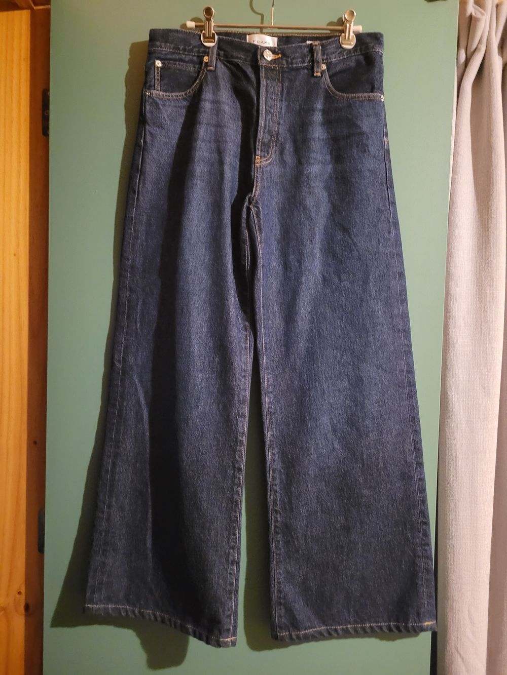 BNWOT Frame The Loose Jeans