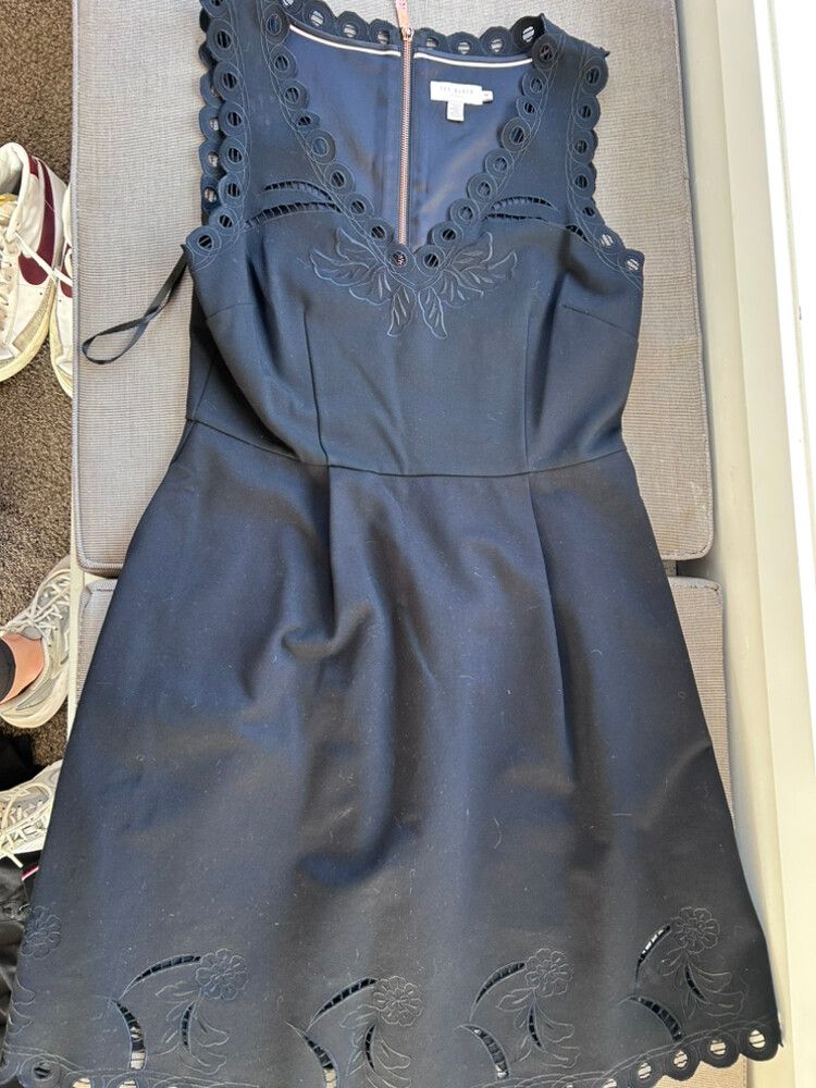 Ted Baker - Ted Baker Black Dress Emalise on Designer Wardrobe Ted Baker - Ted Baker Black Dress Emalise on Designer Wardrobe