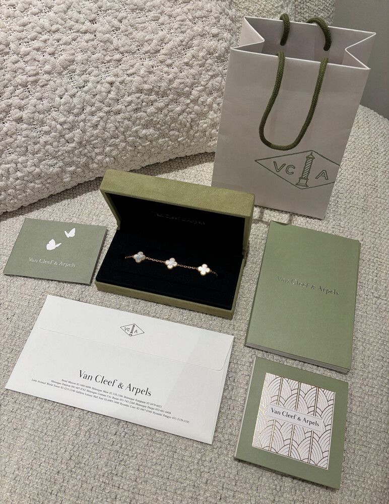Van Cleef & Arpels Alhambra Bracelet – 5 Motifs