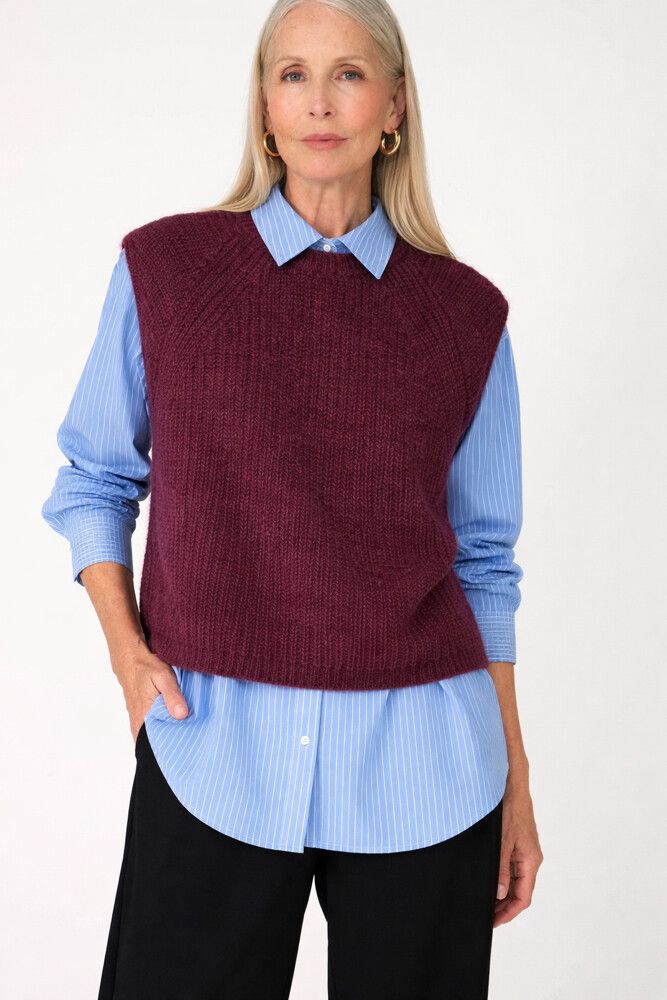Moochi Linear Burgundy Knit Vest