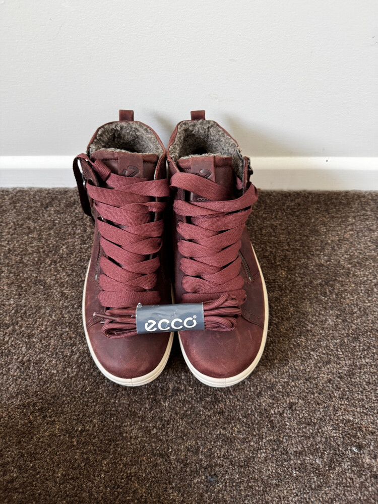 Brown Lace Up winter Boots